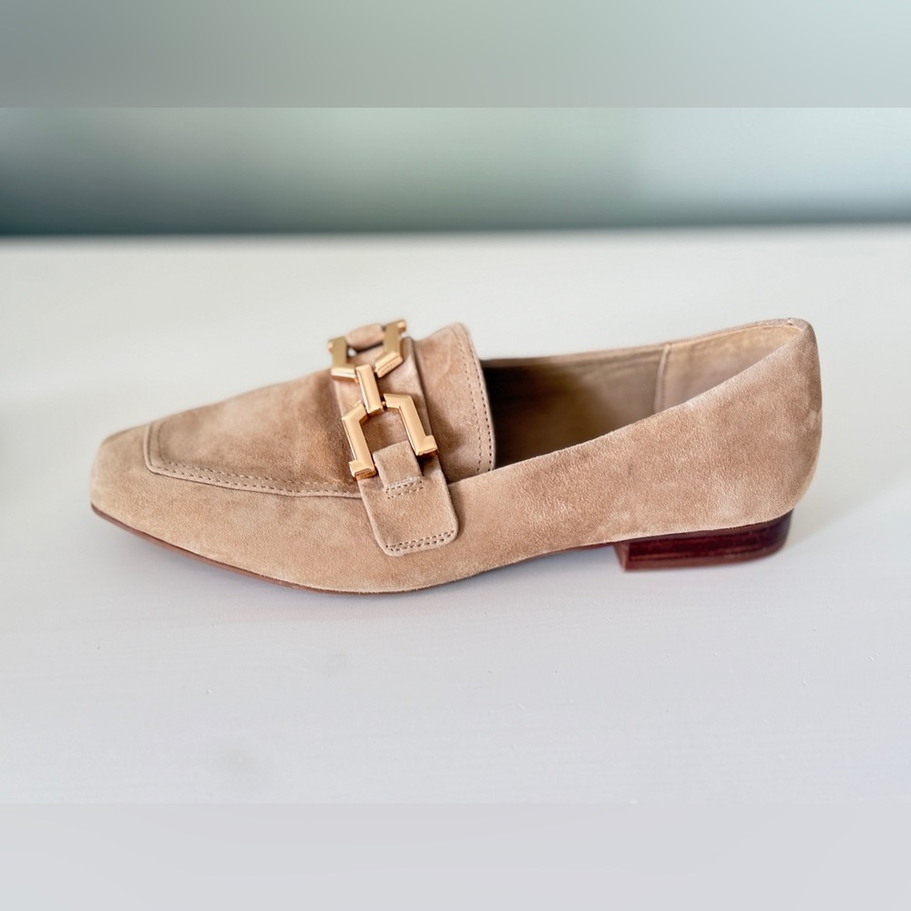NWOT Steve Madden Ryann Tan Suede Loafers with Gold Buckle 8